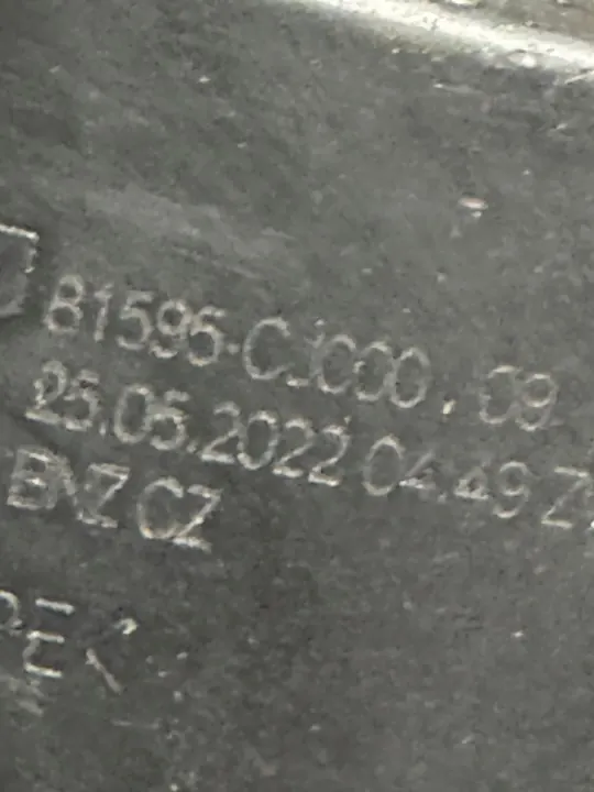 Kia Sportage V polttoainekansi OEM 81595-R2000 image 7