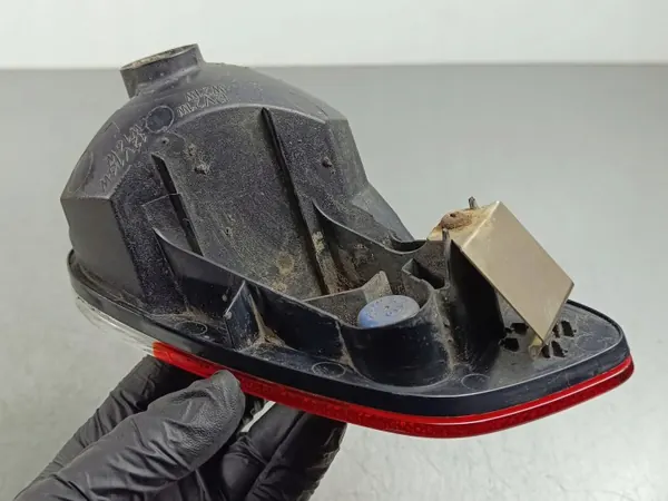 Luz de marcha atrás Mitsubishi Outlander OEM FOB56047 image 6