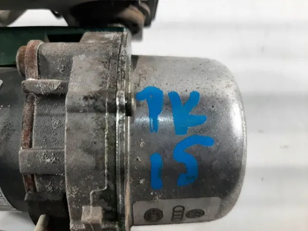 Audi R8 Alipainepumppu OEM 8E0927317K - Käytetty image 4