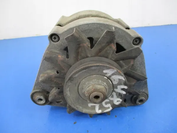 BMW E30 1.8 Vaihtovirtageneraattori 80A image 2