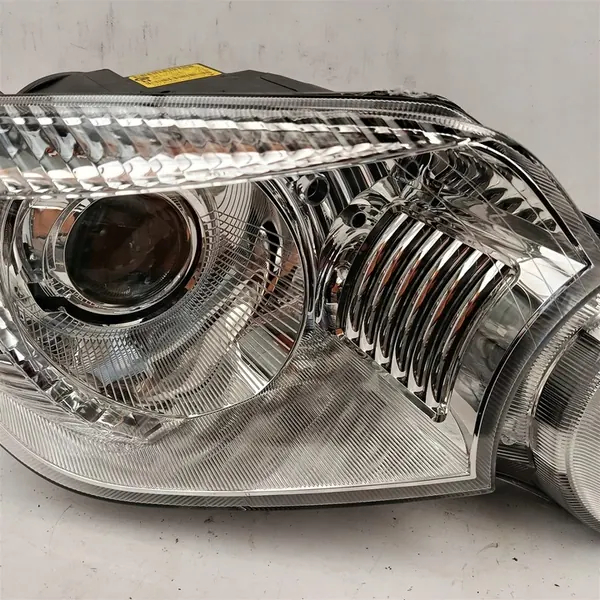 Farol Direito Skoda Yeti Xenon 09-13 image 3