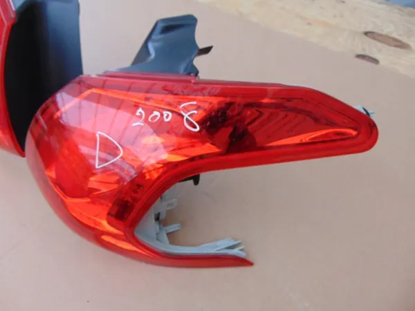 Juego de Lámparas Traseras Peugeot 2008 Derecha/Izquierda OE 9678074380 image 3