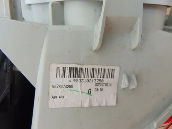 Juego de Lámparas Traseras Peugeot 2008 Derecha/Izquierda OE 9678074380 image 6