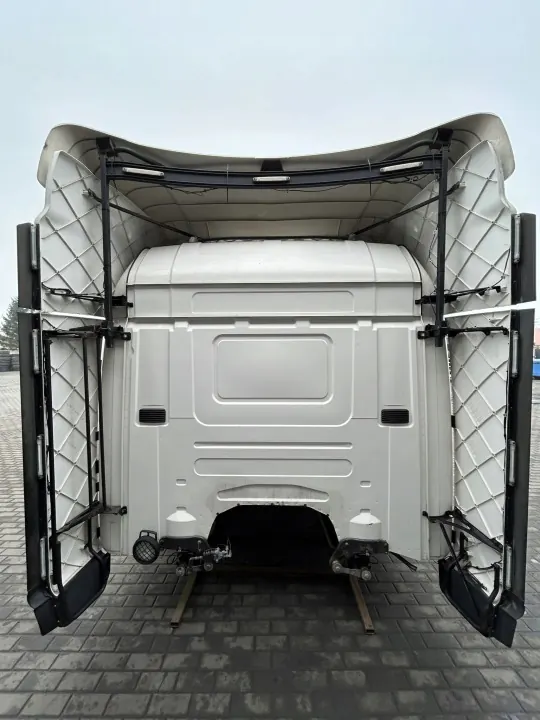Cabina Scania CG19 Highline XPI - Estado Usado image 6