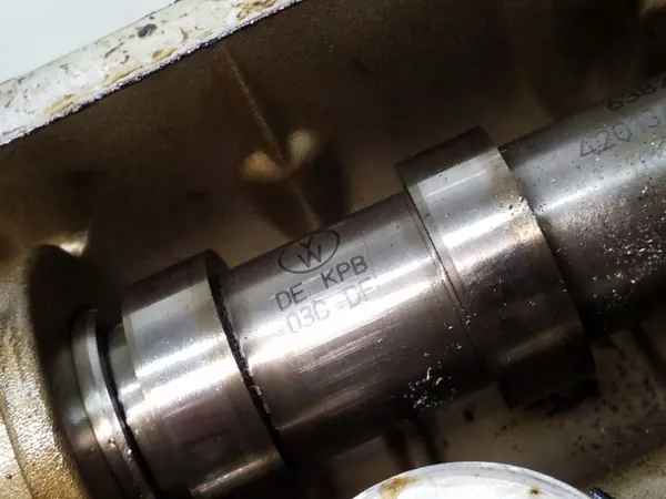 OEM 03C103475BC Tapa de Válvulas Golf Mk6 1.4 TSI image 3