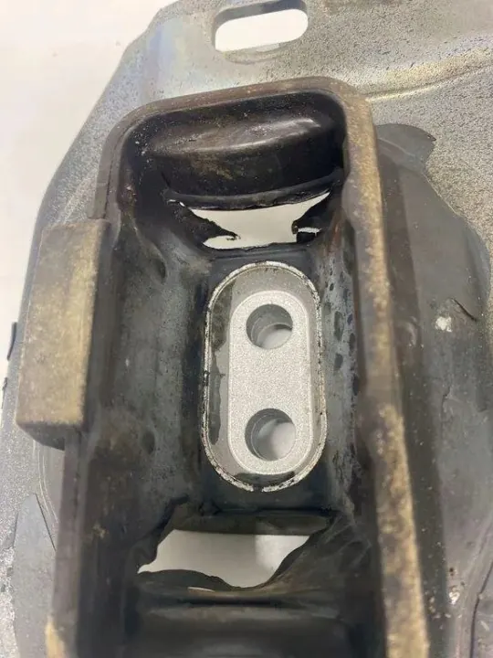 Support Boîte Gauche OEM 9813699680 pour Peugeot 508 II image 4