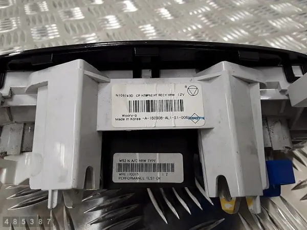 Module climatisation Dacia Duster OEM n109743d image 3