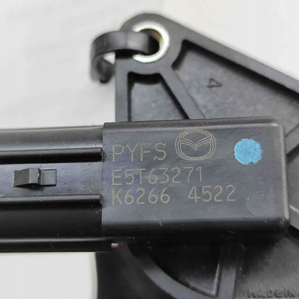 Sensor de flujo de aire Mazda 2, 3, 6, CX-3, CX-30, CX-5 PYFS13215 image 6