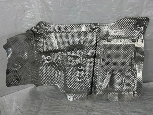 Cobertura isolamento térmico Mercedes GLS 167 OEM A1676801603 image 2