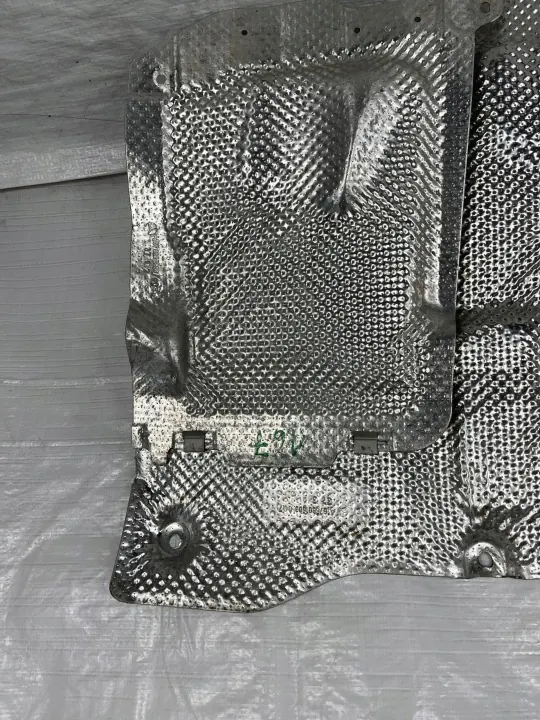 Cobertura isolamento térmico Mercedes GLS 167 OEM A1676801603 image 4