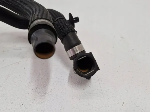Renault Trafic III 2.0 DCI Heater Hose OEM 924000348R image 3