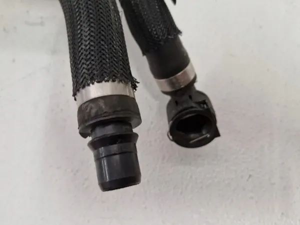 Renault Trafic III 2.0 DCI Heater Hose OEM 924000348R image 4