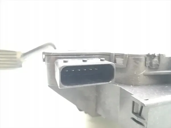 Gaspedal Vauxhall Corsa 1.4 2007 OEM 55702021 image 4