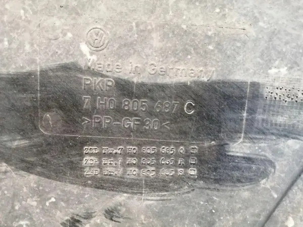 Couvercle moteur d'occasion OEM 7H0805687C VW Transporter image 4