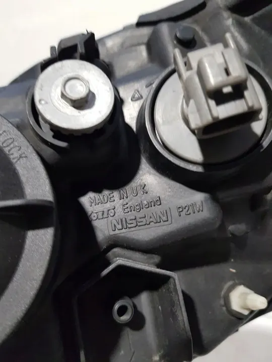 Nissan Almera N16 2004 Oikea ajovalaisin image 4