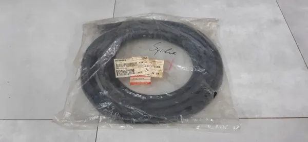 Junta parabrisas delantero Suzuki Samurai OEM 84611-70A00 image 5