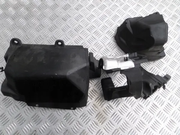 Volvo XC90 II T6 Compressorafdekking OEM 31437422 image 2