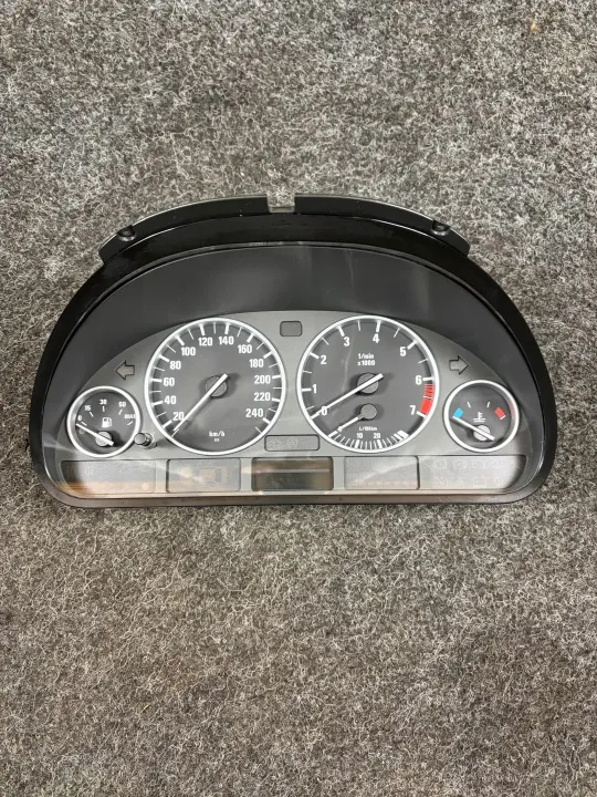 Tachometer BMW E39 3.0L 231km OEM 6914909 image 2
