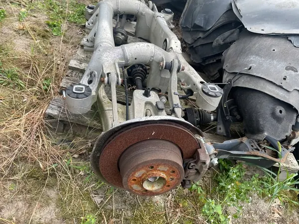 BMW 5 E60 E61 X-DRIVE Rear Suspension Complete image 3