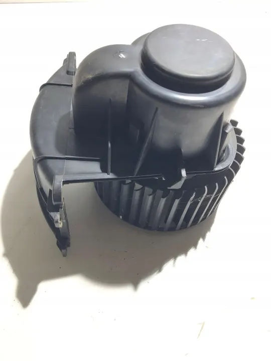 VW Transporter T5 Verwarmingsblazer OEM 54401968 image 2