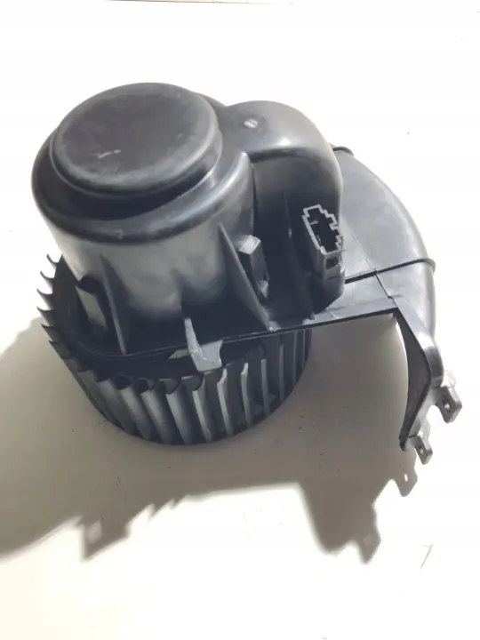VW Transporter T5 Verwarmingsblazer OEM 54401968 image 3