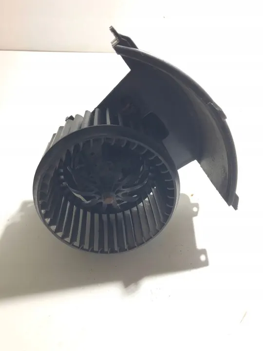 VW Transporter T5 Verwarmingsblazer OEM 54401968 image 5