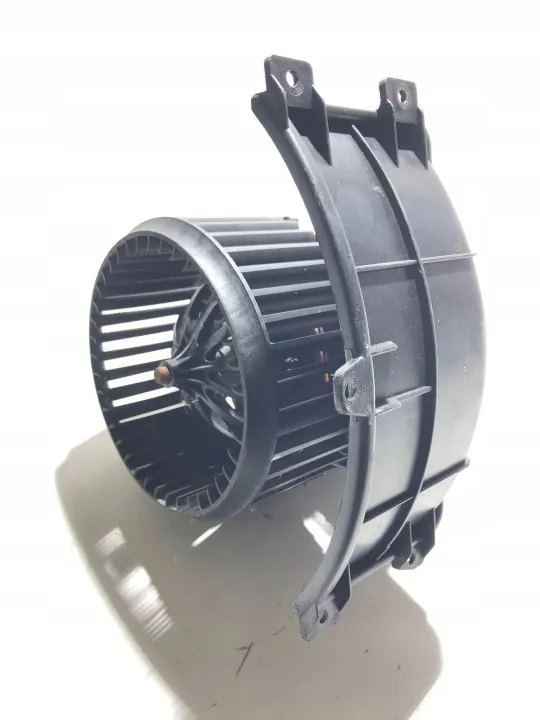 VW Transporter T5 Verwarmingsblazer OEM 54401968 image 6