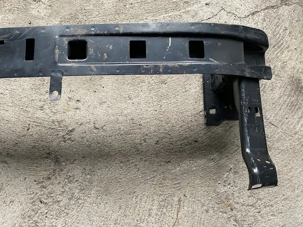 Skoda OE 565807109 Puskuri Vahvistus image 3