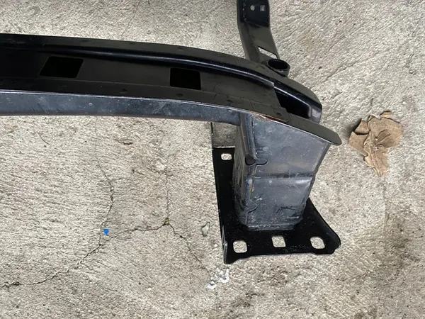 Skoda OE 565807109 Puskuri Vahvistus image 4