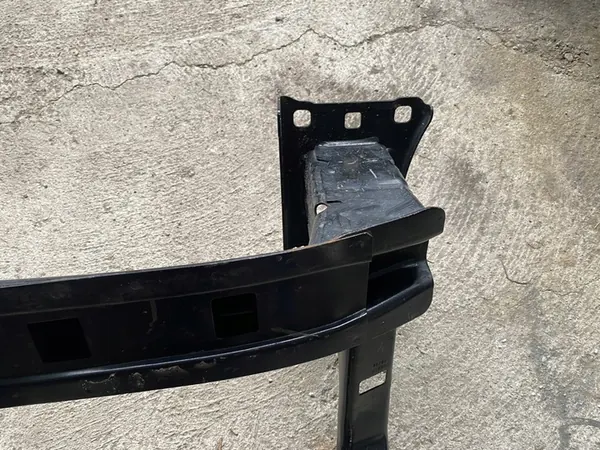 Skoda OE 565807109 Puskuri Vahvistus image 5