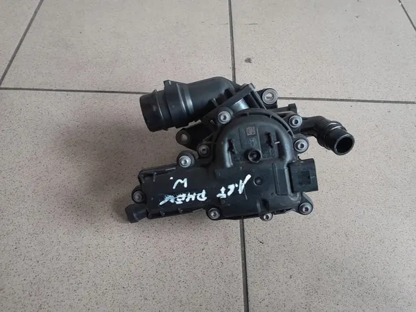 HYUNDAI TUCSON III IV 2020-23 Thermostatgehäuse 25600-2M810 image 1