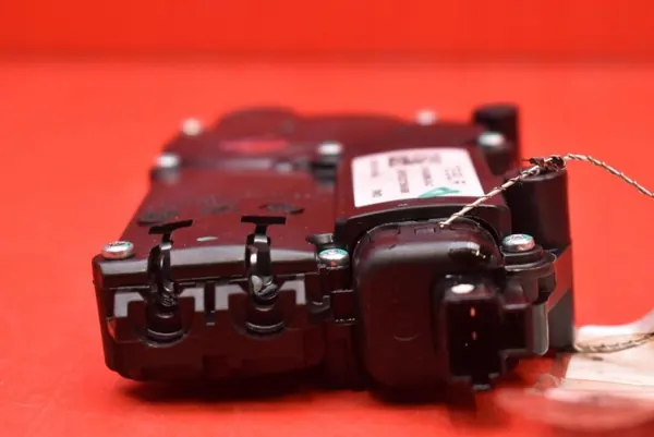 Tesla Model Y Stoelmotor OEM 1493880-00-C Rechts Achter image 3