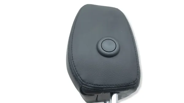 Land Rover Evoque II 2019 Etukatto OEM AMD232587 image 4