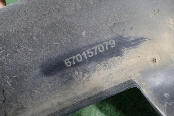 Maserati Grecale vänster bakre undersköld OEM 670157079 image 3