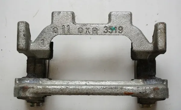 Bromsoklammerfäste bak OEM 0110XR3519 image 4