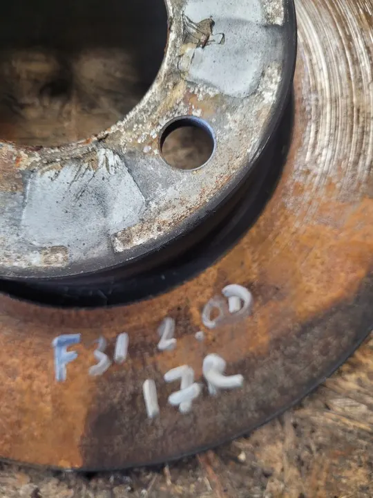 Disco de freio dianteiro direito BMW F31 2.0D OEM 8848417 image 3