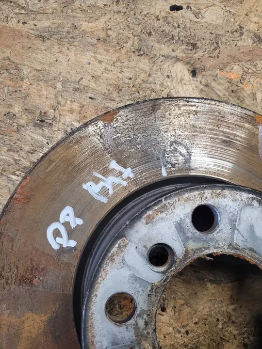 Disco de freio dianteiro direito BMW F31 2.0D OEM 8848417 image 4