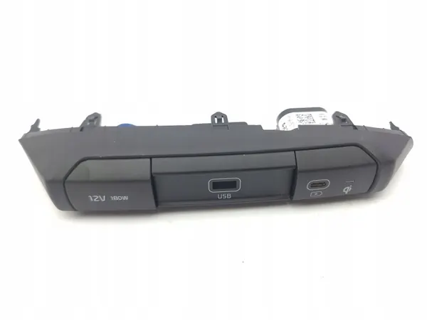 Tomada 12V Kia Niro 2024 OEM 84745AT900WK Dianteira image 3