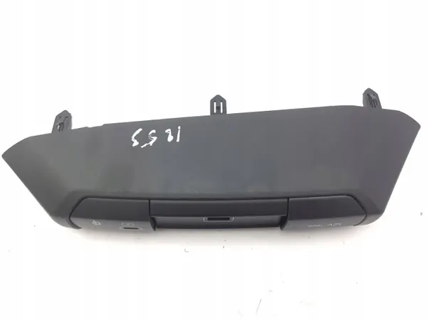 Tomada 12V Kia Niro 2024 OEM 84745AT900WK Dianteira image 7