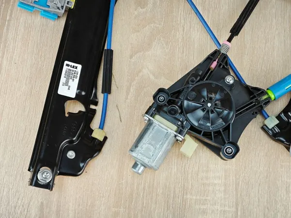 OEM 8W8839461 Vänster Bakruta Regulator Audi A5 image 4