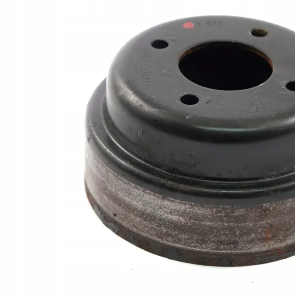 Polea Bomba Agua Mercedes OEM A6112050310 Usado image 3