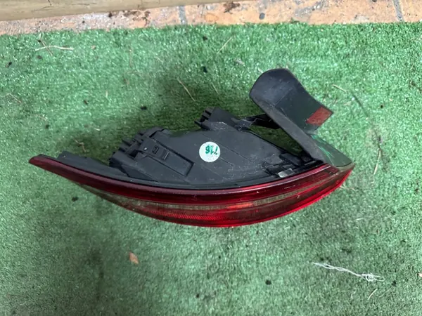 AUDI A4 B9 Luz Trasera Derecha 8W9945076 image 3