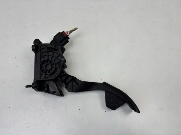Pédale d'accélérateur OEM 6C1721503D pour Skoda Fabia III image 2