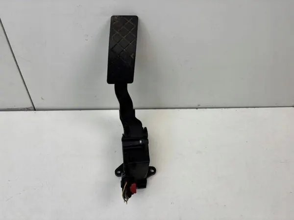 Pédale d'accélérateur OEM 6C1721503D pour Skoda Fabia III image 4
