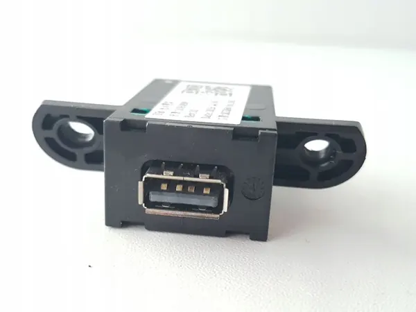 Tomada USB MG ZS OEM 10363898 - Peça usada image 2