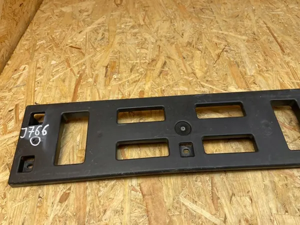 Nummerplaathouder Hyundai Kona EV OEM 86519K4000 image 4