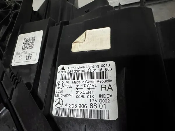 Rechter koplamp Mercedes C-Klasse W205 A2059068801 image 2