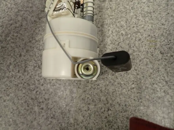 Bomba de combustível Nissan Micra K12 com sensor image 5