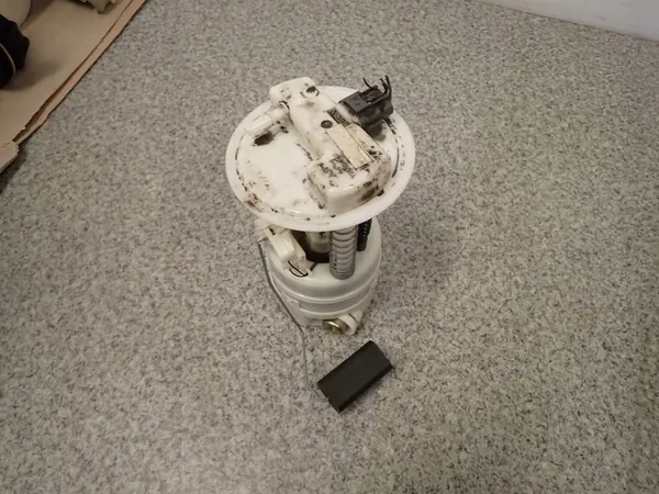 Bomba de combustível Nissan Micra K12 com sensor image 7