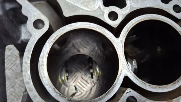 Moottorin Alaosa HN01 10XK14 OEM Citroen C3 image 5